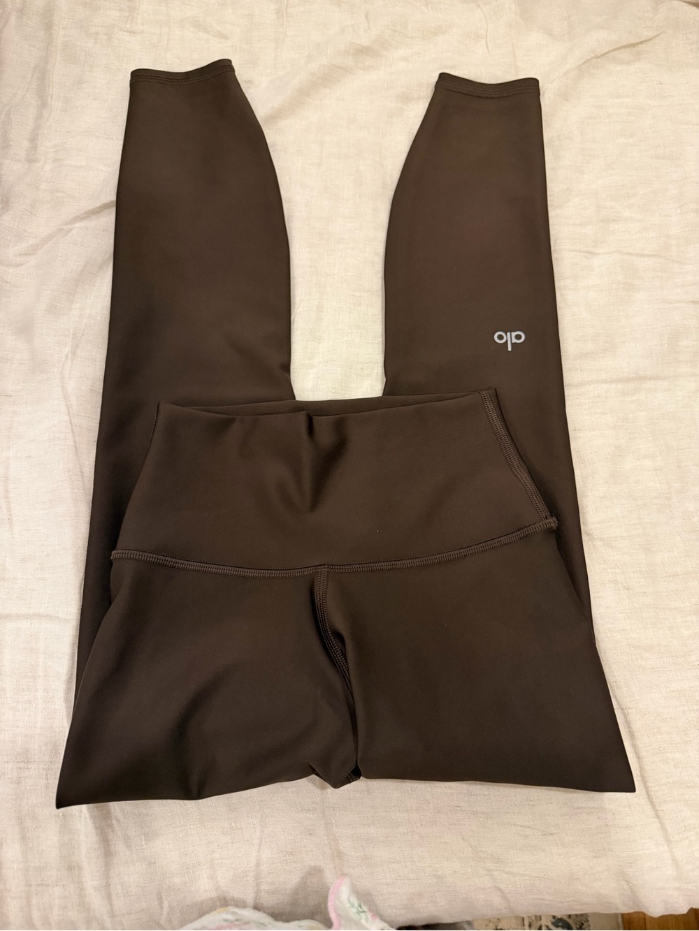 ALO Yoga brown set size XXS leggings and XS shirt… worn one time